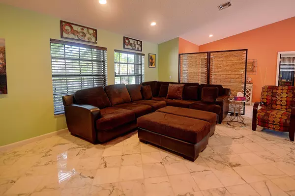 Boca Raton, FL 33498,10098 Canoe Brook CIR