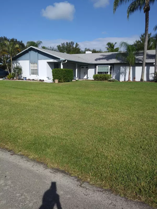 1202 Driftwood LN, Fort Pierce, FL 34982