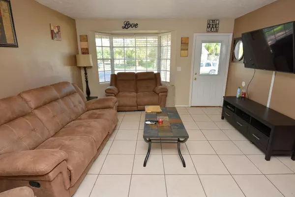 Port Saint Lucie, FL 34983,338 NW Rebecca AVE