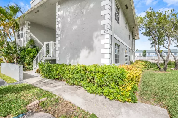 430 NE 210th Cir TER 106-3, Miami, FL 33179