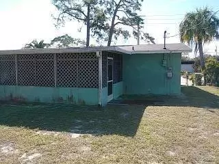 Stuart, FL 34994,841 SE 16th ST