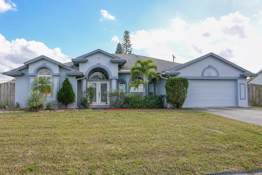 522 SW Lawler AVE, Port Saint Lucie, FL 34953