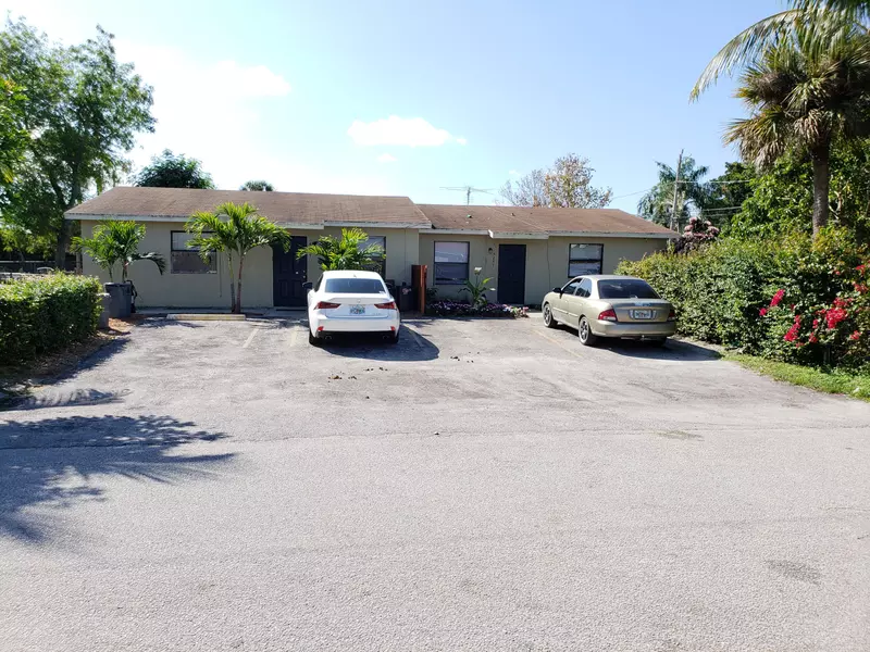 4243 Sanders DR, Lake Worth, FL 33461