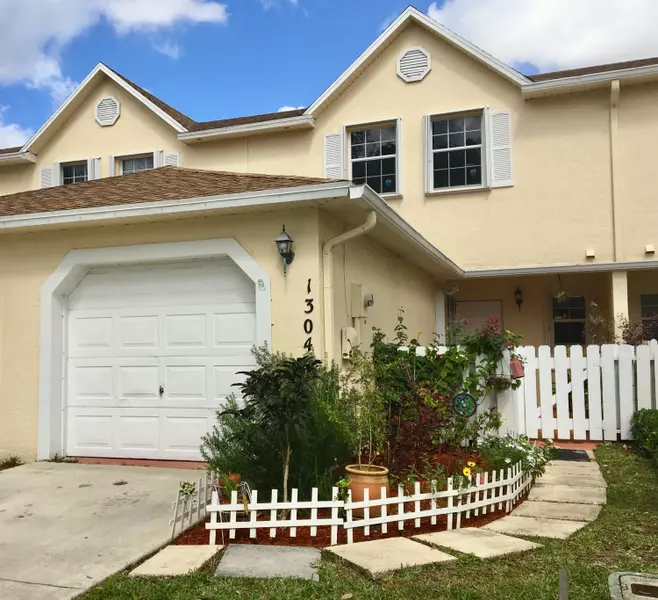 1304 Maplewood DR, Greenacres, FL 33415