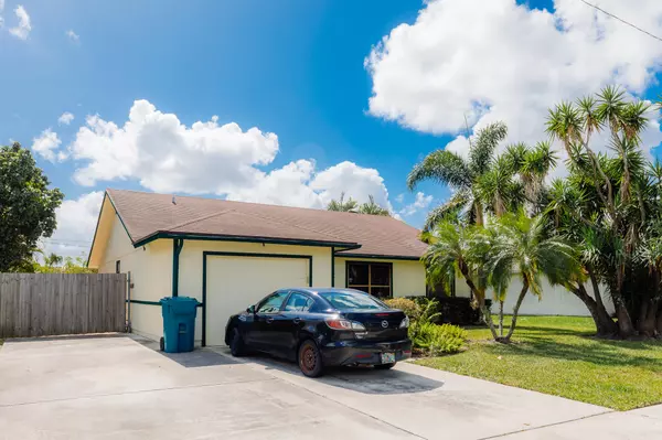 Boynton Beach, FL 33426,726 SW 1st CT