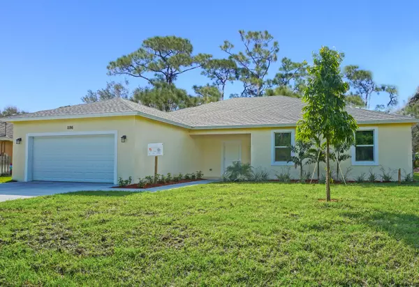 1186 SW Hunnicut AVE, Port Saint Lucie, FL 34953