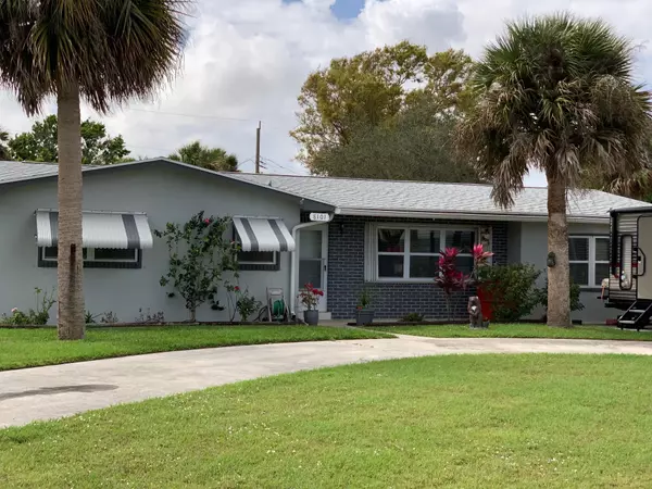 8101 Penny LN, Fort Pierce, FL 34951