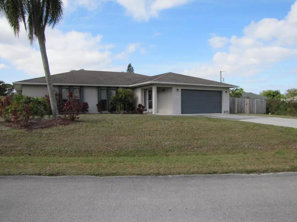 Port Saint Lucie, FL 34983,702 NW Orchid ST