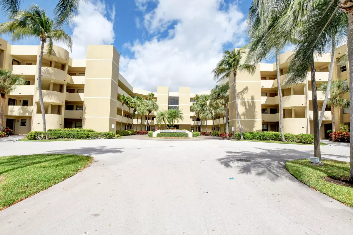 Boca Raton, FL 33433,5850 Camino Del Sol 206