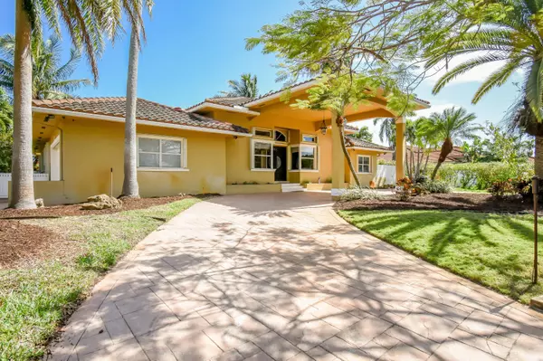 17615 SW 80th CT, Palmetto Bay, FL 33157