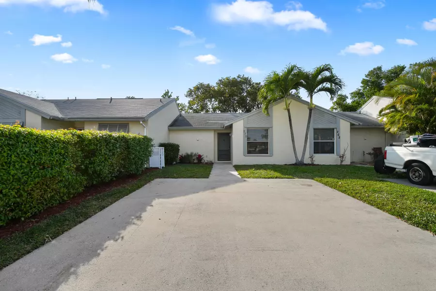 270 Palmetto CT, Jupiter, FL 33458