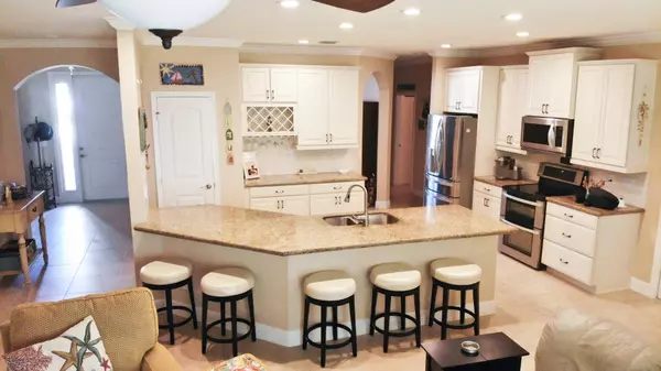 Jensen Beach, FL 34957,210 NE Abaca WAY