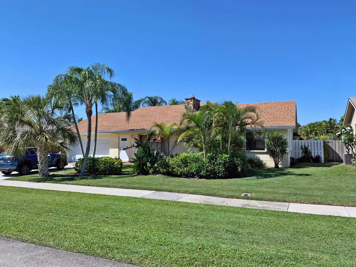 Boca Raton, FL 33487,4915 Willow DR