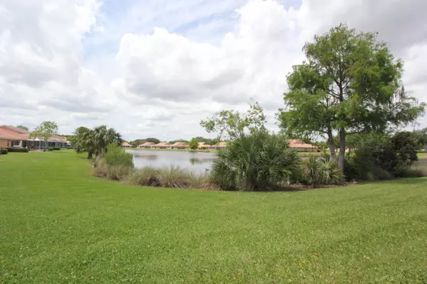 Boynton Beach, FL 33437,5595 Royal Lake CIR