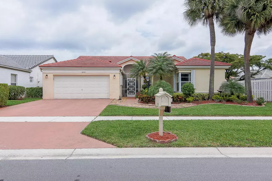 8290 Lake Cypress RD, Lake Worth, FL 33467