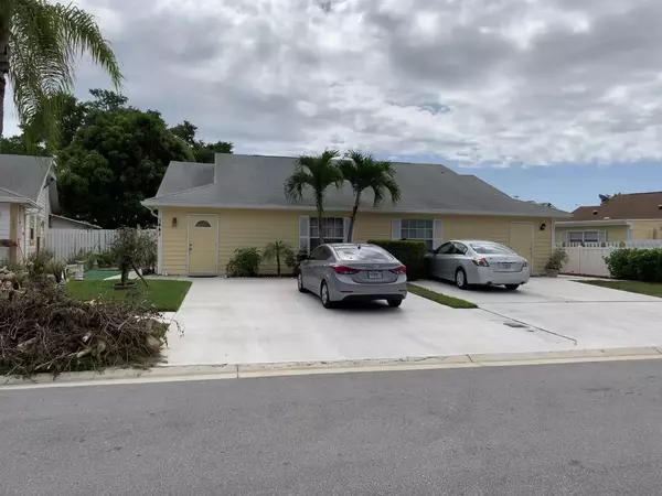 West Palm Beach, FL 33406,1441 Royal Forest CT