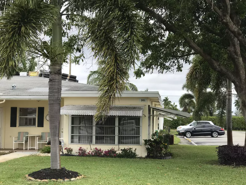 301 Country LN A, Boynton Beach, FL 33435