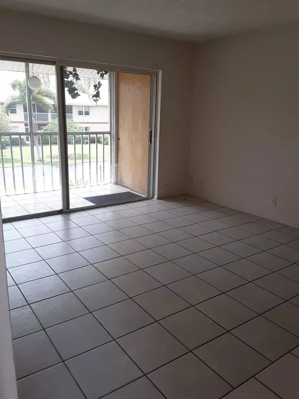 Port Saint Lucie, FL 34952,1537 SE Royal Green CIR 206