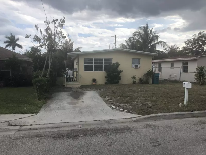 110 NE 13th AVE, Boynton Beach, FL 33435