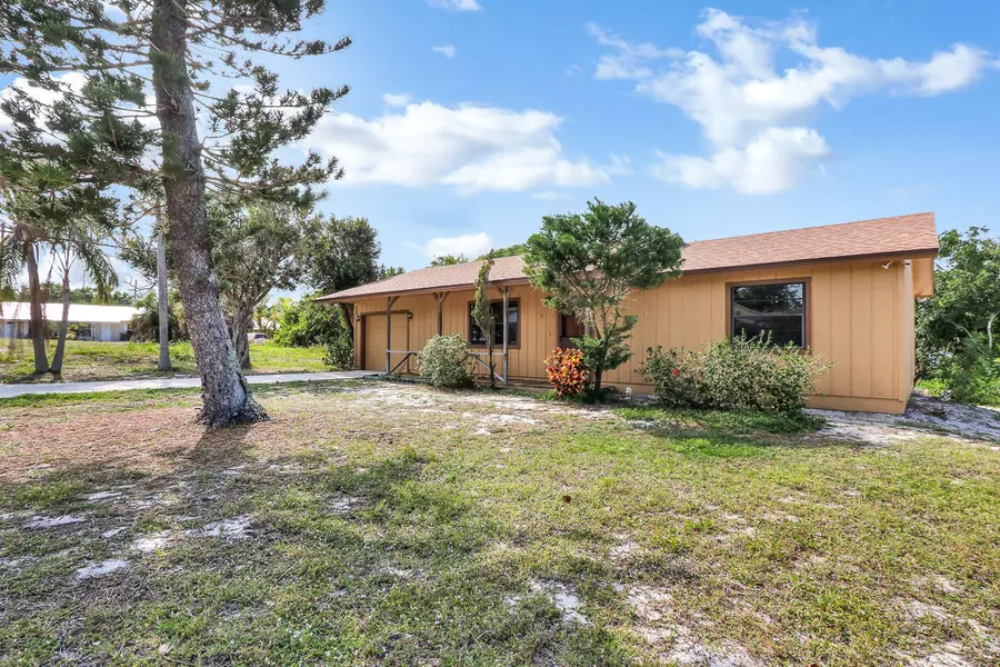 7389 SE Flamingo WAY, Hobe Sound, FL 33455