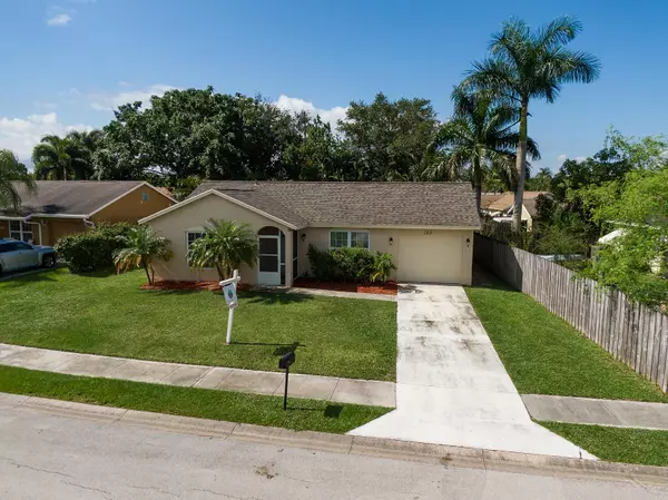 Jupiter, FL 33458,169 Banyan CIR