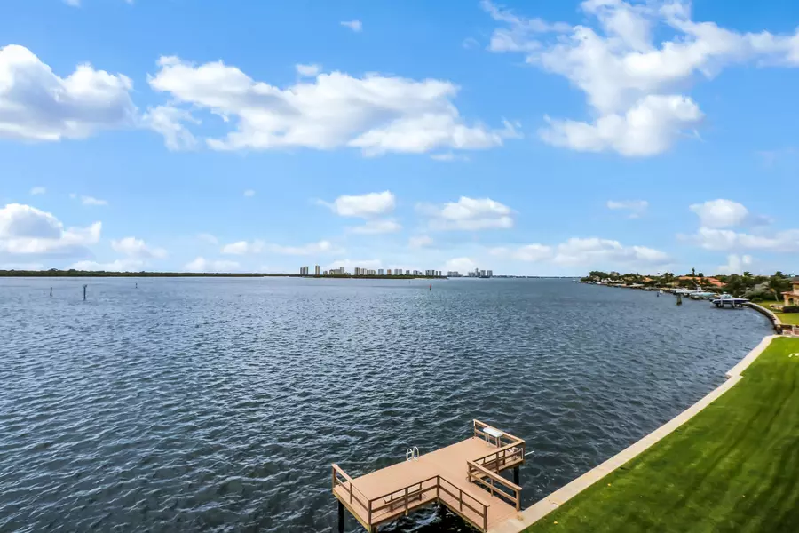 60 Yacht Club DR 407, North Palm Beach, FL 33408