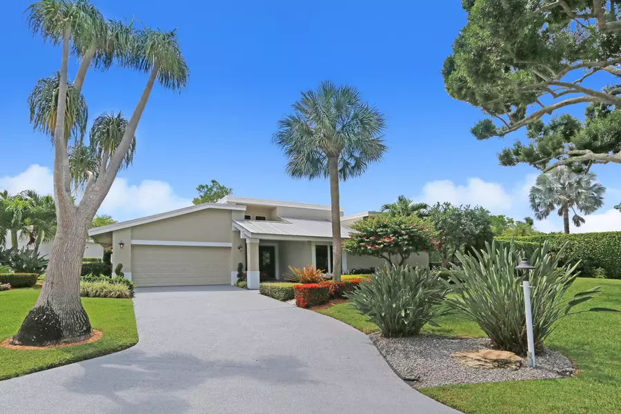 665 E Lakewoode CIR, Delray Beach, FL 33445