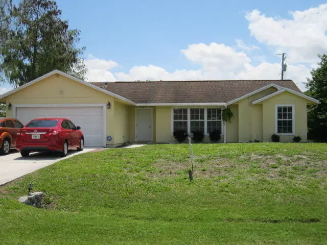 484 SW Dahled AVE, Port Saint Lucie, FL 34953