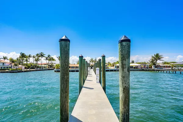 Riviera Beach, FL 33404,220 Shore DR
