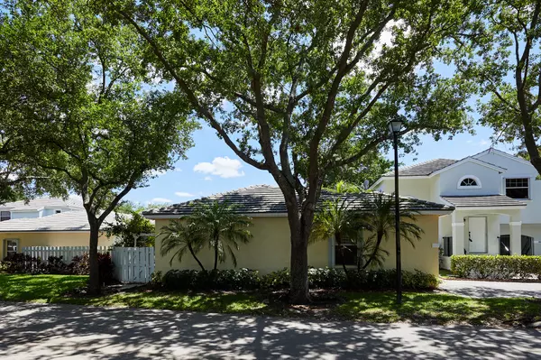 Plantation, FL 33324,9900 NW 9th CT