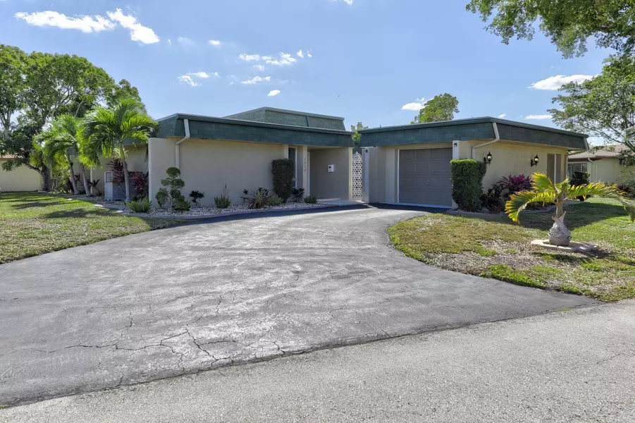 5820 Australian Pine DR, Tamarac, FL 33319