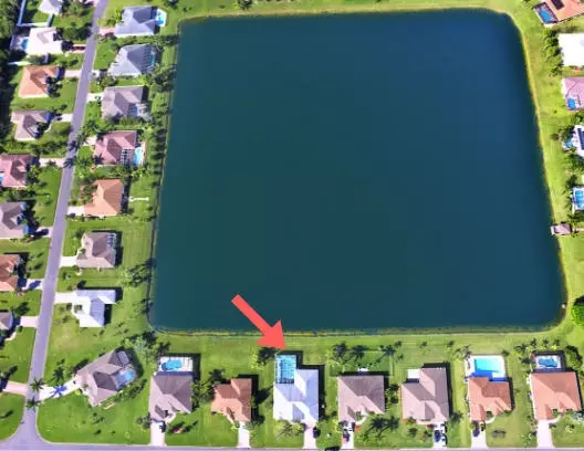 Vero Beach, FL 32968,995 SW Southlakes WAY