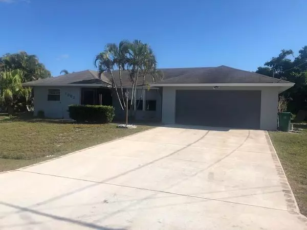 Port Saint Lucie, FL 34983,1002 SE Damask AVE