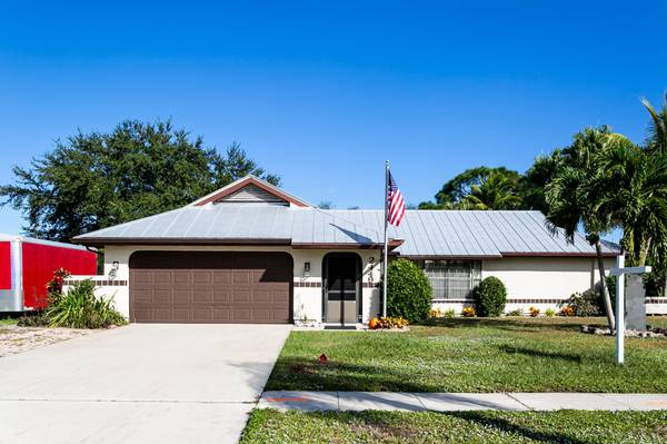 2449 SE Gowin DR, Port Saint Lucie, FL 34952