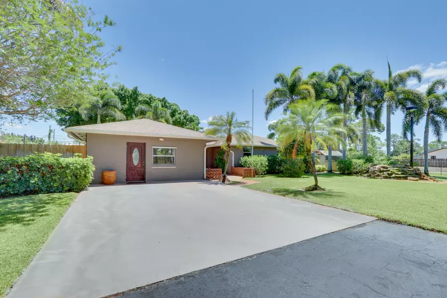 5484 2nd RD, Lake Worth, FL 33467