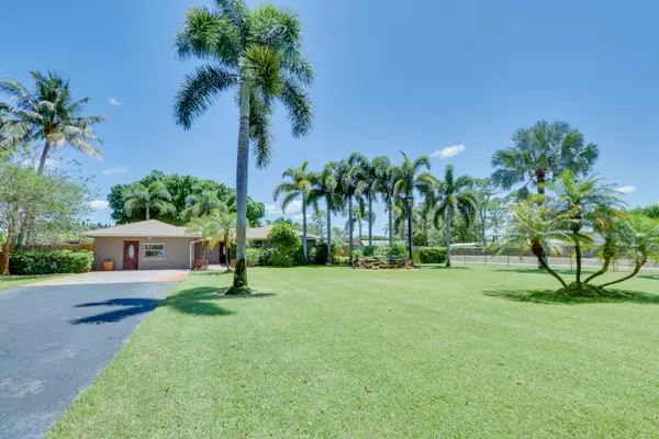 Lake Worth, FL 33467,5484 2nd RD