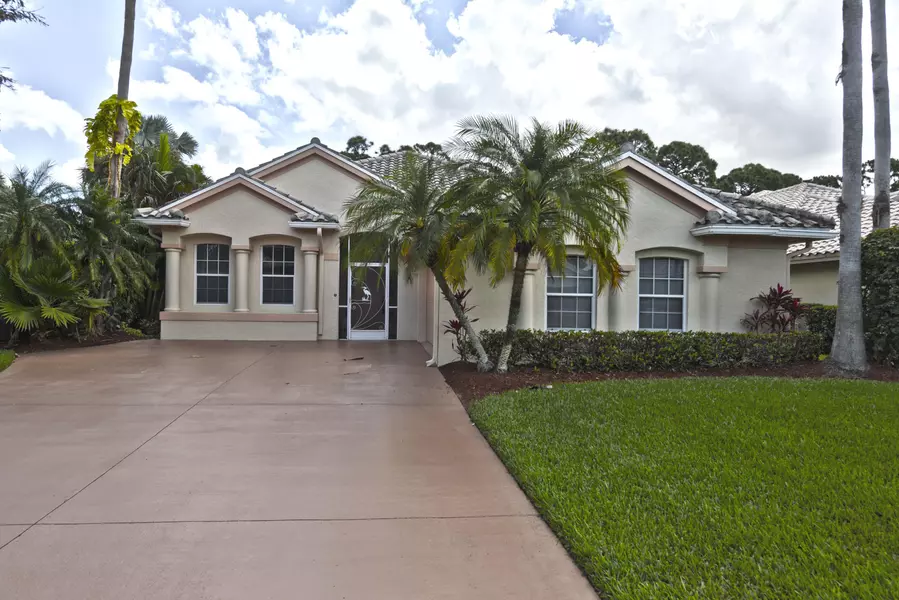 8324 Belfry PL, Port Saint Lucie, FL 34986