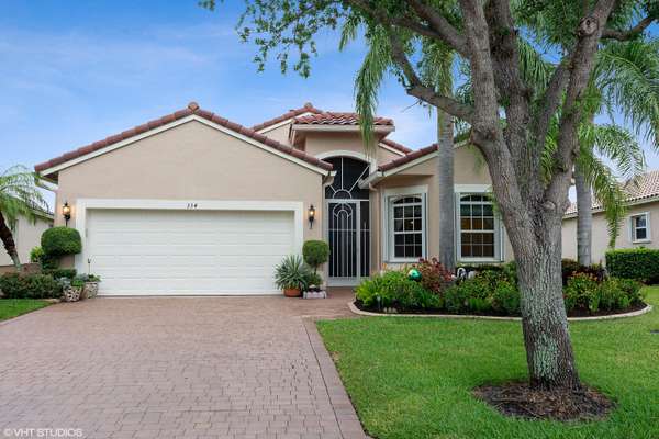 334 NW Shoreline CIR, Port Saint Lucie, FL 34986