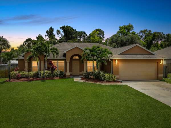 526 SW Comet TER, Port Saint Lucie, FL 34953