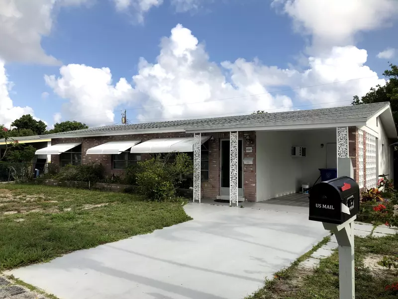 1320 Date Palm DR, Lantana, FL 33462