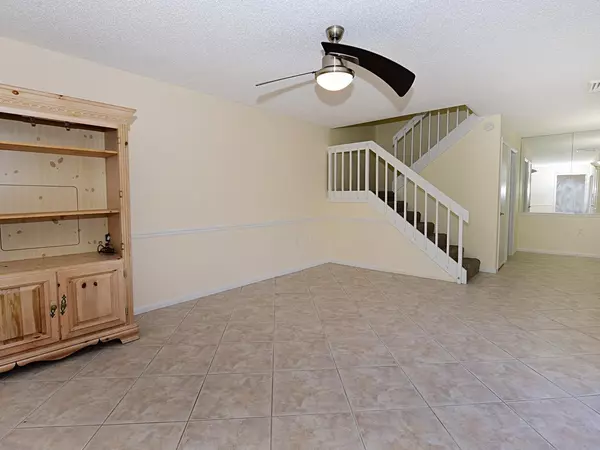 Palm Beach Gardens, FL 33418,915 9th TER