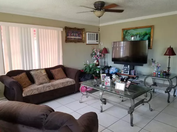 Lake Worth, FL 33461,4087 Fern ST