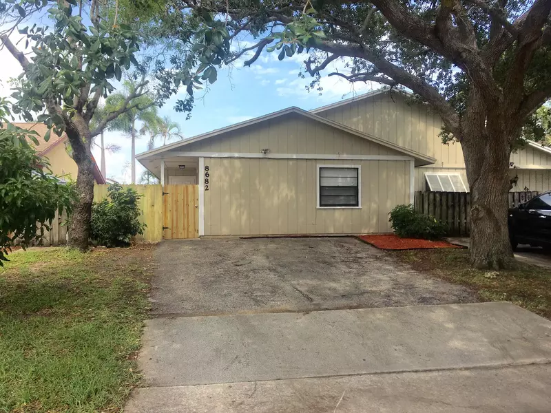 8682 Crater TER, Lake Park, FL 33403