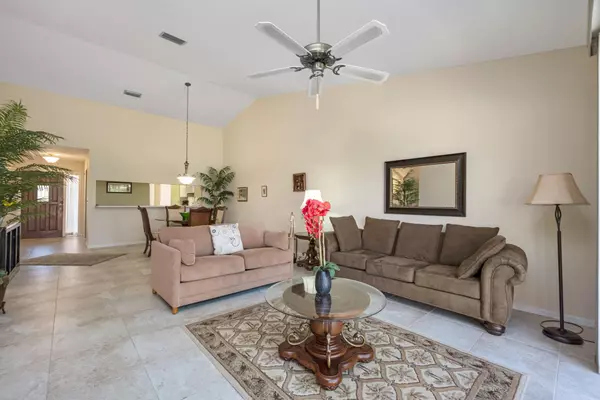 Palm Beach Gardens, FL 33418,461 Prestwick CIR