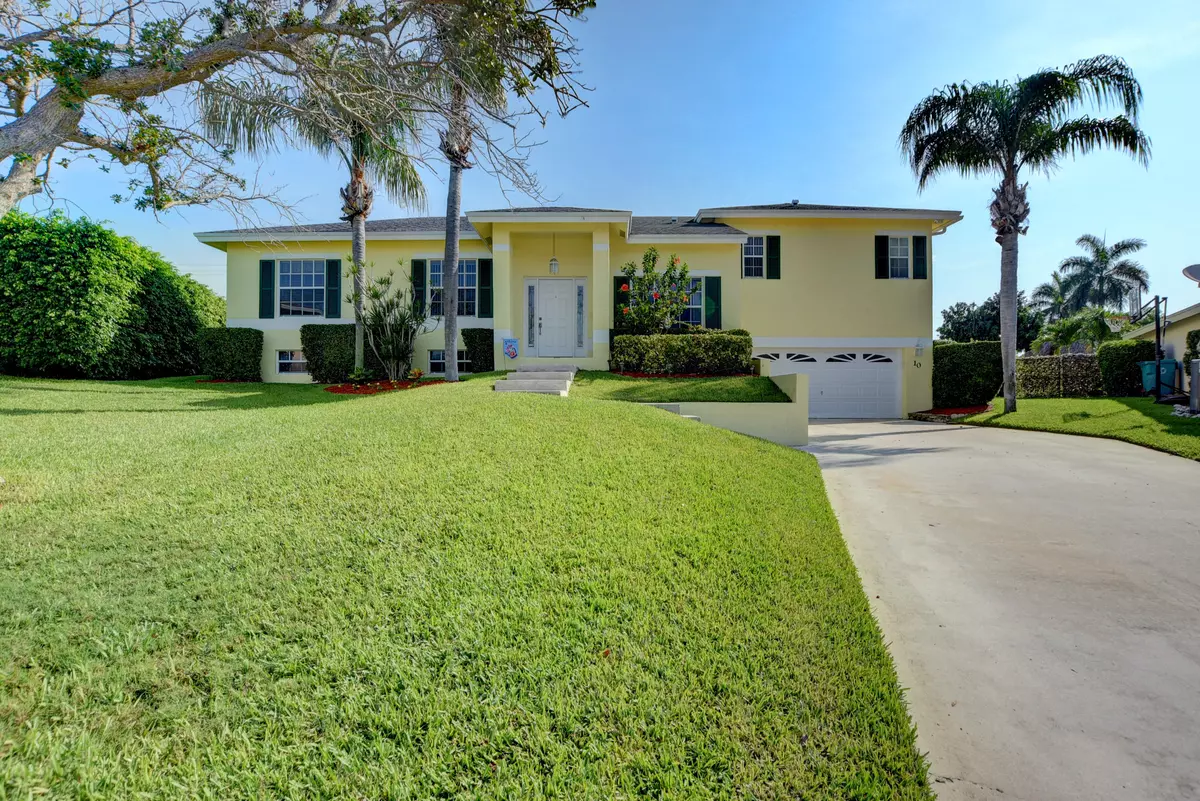 Boynton Beach, FL 33426,10 Redwood CT