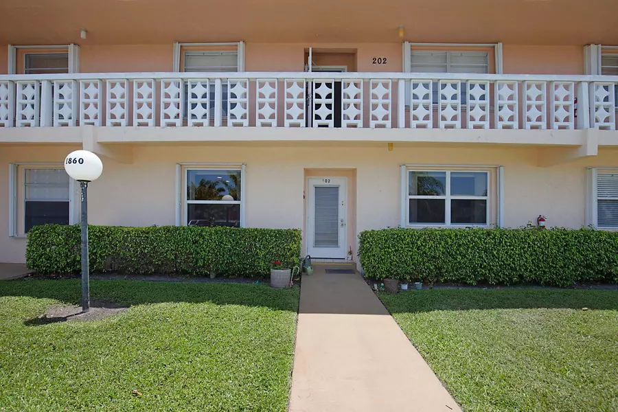 1860 NW 13th ST 102, Delray Beach, FL 33445