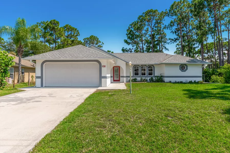 658 SE Sweetbay AVE, Port Saint Lucie, FL 34983