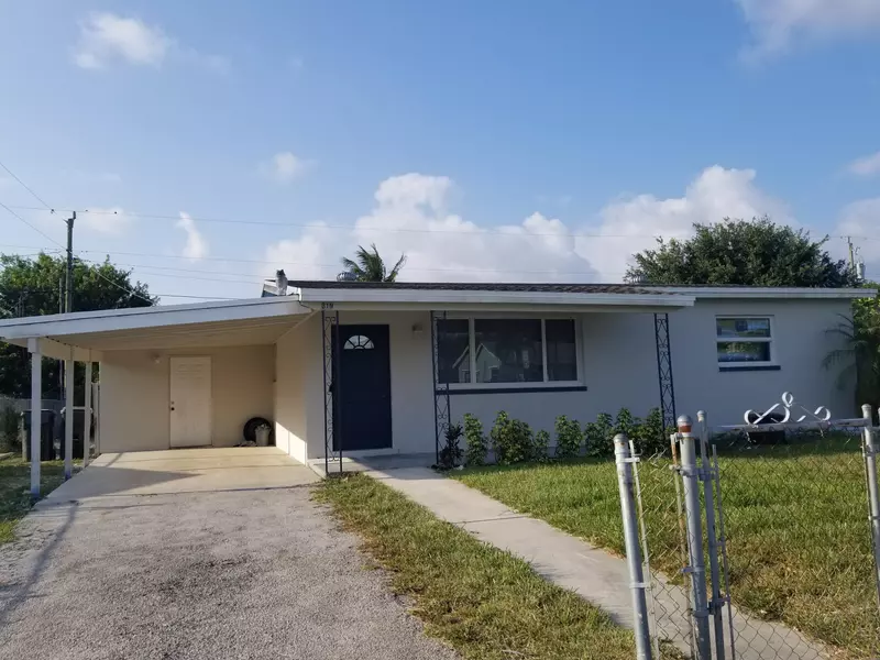 319 SW 9th CT, Delray Beach, FL 33444