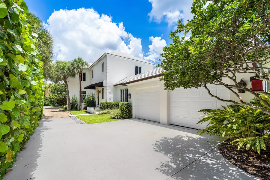 5 Osprey CT, Ocean Ridge, FL 33435