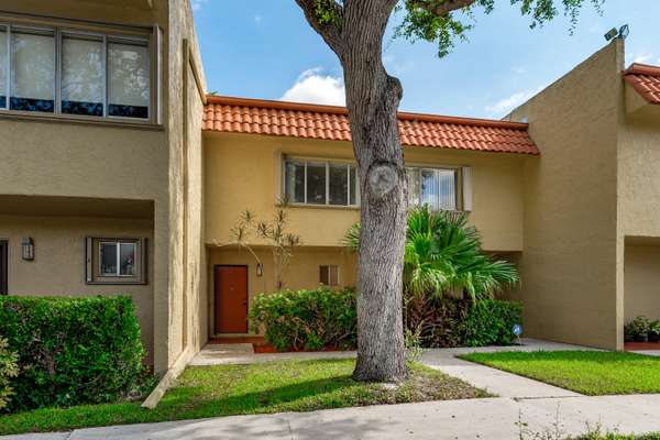 896 SW 9th Street CIR 5, Boca Raton, FL 33486